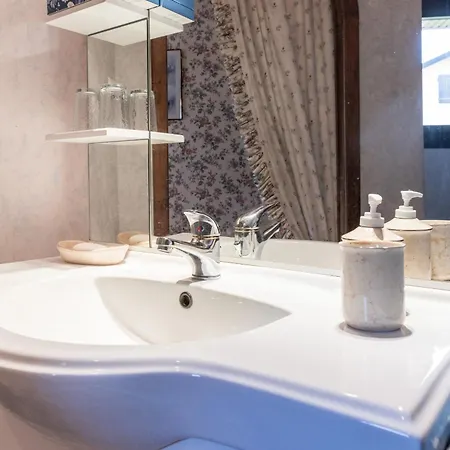 Chez Daniel Et Zdenka Couette-café Villars-les-Dombes