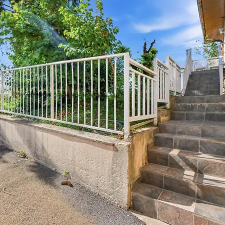 Chez Daniel Et Zdenka Bed & Breakfast Villars-les-Dombes